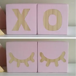 Decorative Figurines 2pcs Set Original Pine Wooden Block XO/eyelash Wood Decoration For Baby Room Decal Thing Cute