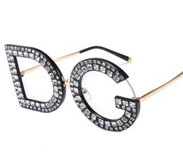 2021 Summer Trend Letter Sunglasses Female Oversized Sun Glasses Women Luxury Brand Imitation Diamond Metal Frame Eyeglasses Flash8561283