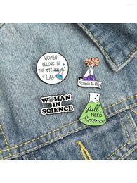 Brooches 4pcs Creative Cartoon Science Experiment Beaker Pin Personalized Universal Student Badge Lab Collar Holiday Gift