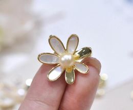 22091108 Diamondbox Jewelry brooch pin gold 78mm akoya mother of pearl wild flower 18k rose gold plated pendant charm gift idea 3566995