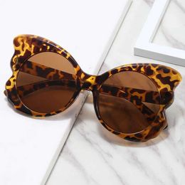 Sunglasses Exaggerate Butterfly Sunglasses Women Round Vintage Brand Designer Cool Sun Glasses for Women Shades Female Personality Eyewear