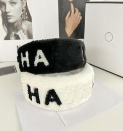 2022 Winter FUR Headbands Autumn Wool Hair Hoop CLetter Headband Black White Colours HairJewelry Outdoor Top Headwear94663502238955