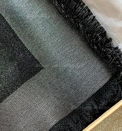 Winter Scarf Letter Scarfes Printed Scarves Wraps Kerchief for women Jacquard Tassel Square Silk Wool Warm shawl classic luxury Wh7115448