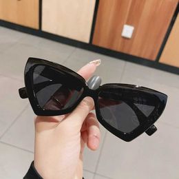 Sunglasses Vintage Cat Eye Sunglasses Women Fashion Style Triangle Shades Clear Candy Colour Eyewear Sun Glasses Trendy Sun Shades Glasse