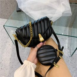 Shoulder Bags Luxury Handbag Women Designer Leather Flap Messenger Bag Solid Colour Crossbody Purse Retro Small Armpit Clutches