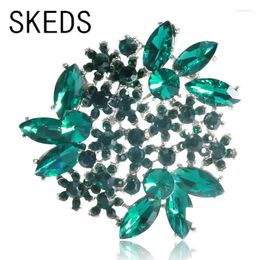 Brooches SKEDS Luxury Women Men Glass Rhinestone Solid Color Badges Pins Shiny Decoration Boutique Accessories For Lady Party