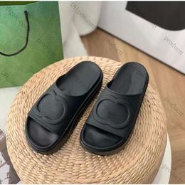 2024 Piattaforma del fondo per pantofole designer morbido Sandals in gomma comodo sandali Donne Bianco Pink Bianco G Luxurio Flaccio piatti dimensioni 36-41