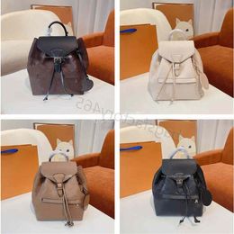 Top Designer Ladies Bag Men Women Leather Backpack Style Floral Print Artwork Casual Shoulder Bag Classic Outdoor Handbag Party Schoolb Omvp