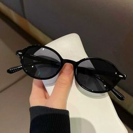 Occhiali da sole Nuovi occhiali da sole ovali vintage Donne uomini marca di lusso piccolo rettangolo occhiali da sole femmina femminile ellisse oculare oculos de sol