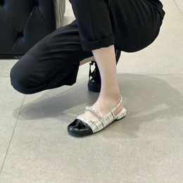 Casual Shoes Spring/summer 2024 Fragrance Chain Mary Jane Sandals Women Retro Square Toe Color Matching Baotou Low Heel Shoes.