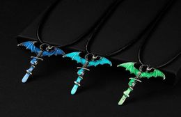 Vintage Glow in the Dark Necklace Sword Dragon Necklac for Man Metal Animal Pendant Night Luminous Orcence8910556