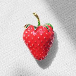 Brooches Creative Strawberry Brooch Cute Women Corsage Fashion Accessories