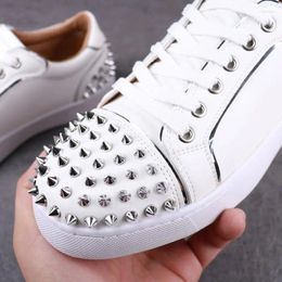 Casual Shoes Men Luxury Fashion Rivets Lace-up Flats White Shoe Stage Nightclub Dress Original Leather Sneakers Personality Footwear