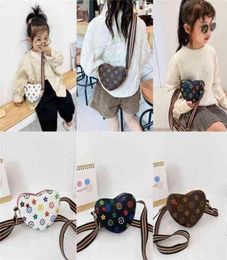 Children love heart Handbags backpacks PU Leather Mini Totes Travel Kids Bags Girls Handbag Cute Coin Purse Fashion Fanny Pack Pur6113721