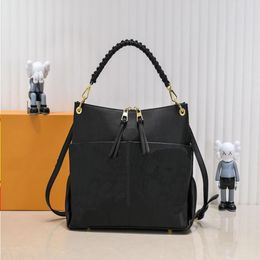 Designer Luxury Handbag Shoulder Bag Stylish Atmosphere paired with detachable Shoulder Strap Women's shoulder bag Designer Bag Pr Llnr