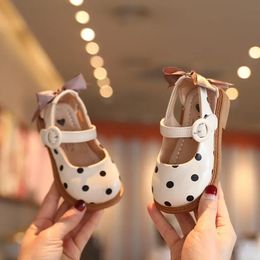 Girls Half Sandals Summer Summer Shoes Toddlers Little Children Shoes Tel-Outs Dots con Bowtie Bow-Knot sul retro Sweet 240417