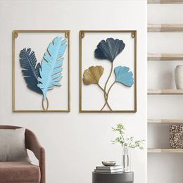 Decorative Figurines Nordic Colored Ginkgo Leaf Iron Wall Hanging Ornament Vintage Metal Art Plant Po Frame Pendant Home Living Room Decor
