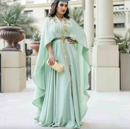 Mint Green Kaftan Prom Dresses Cape Long Sleeve With Gold Embroidery Lace Appliques Plus Size Muslim Arabic Dubai Formal Evening Gowns