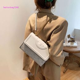 Handbag Designer Women's Bag Large Capacity Magnetic Buckle Single Shoulder Crossbody Bag Advanced Sense Chain Small Square Bag Simple and Elegant Women's Bag