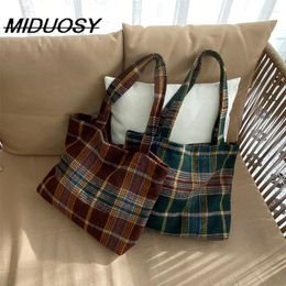 Waist Bags 2024 Autumn And Winter Ins Fashion Retro Mixed Colour Flannel Plaid Simple Large Capacity Shoulder Bag For Women