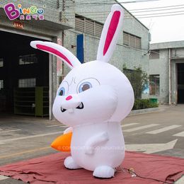 3m de altura de 10 pés de altura ao ar livre gigante inflável de coelho branco segurando o desenho animado de cenoura Chracter para publicidade de eventos Decoração de Páscoa