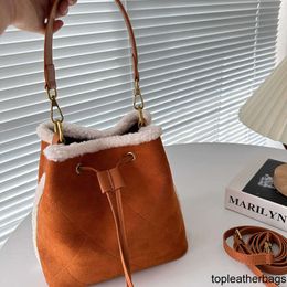 Luis Vintage Lvvl Lvity Lvse Winter Bags Suede Bag Designers Woman Bucket Handbag Shoulder Teddy Bag Fashion Shopping Purse Women Crossbody Bags 231025