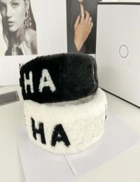 2022 Winter FUR Headbands Autumn Wool Hair Hoop CLetter Headband Black White Colours HairJewelry Outdoor Top Headwear94663505422127