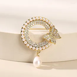 Brooches Fashion Round Pearl Butterfly For Women Clothing Coat Jewelry Party Accessries Gifts
