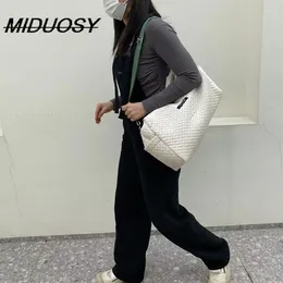 Waist Bags 2024 Large Capacity Versatile Woollen Simple Casual Street Trendy Lightweight Women's Crossbody Shopping Bag