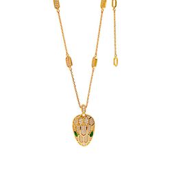Fashion green crystal head pendant necklace suitable for ladies' wedding jewelry8708212