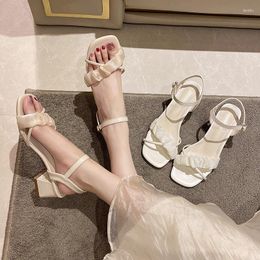 Casual Shoes 2024 Summer Style Simple Solid Colour Square Toe Open Buckle Strap Heel Medium Fashion Sandals