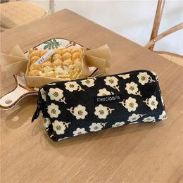 Storage Bags Retro Pencil Pocch For Student Vintage European Style Floral Case Lovely Cartoon Flower Stationery Bag