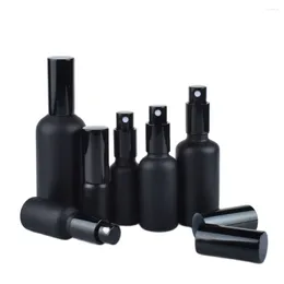 Storage Bottles Black Spray Bottle Lucifugal Essential Oil Container Empty Glass Emulsion Refillable Pot Portable Cosmetic Pressd Pump