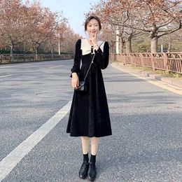 Casual Dresses French Hepburn Style Mid Length Dress For Women 2024 Spring Autumn Fashion Elegant V-neck A-line Small Black