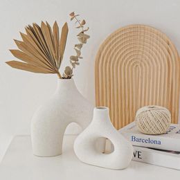 Vases 2Pcs White Ceramic Irregular Decorative Flower Vase For Pampas Grass Minimalism Home Decor Living Room Bedroom