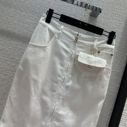 24SS Женские дизайнерские брюки Джинсы с пуговицами с режимами букв с самок