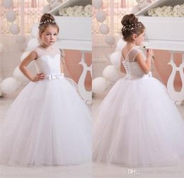 Bling Bling Sequins Lace Flower Girls Dresses For Weddings Sleeveless Lace Up Back Kids Wears White Dress For Communion Wedding8965580