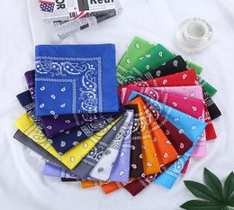 Bandanas 22 X 22 Inch Novelty Double Sided Print Paisley Cowboy Bandana Party Favor Scarf Headband beautiful Handkerchiefs6950854