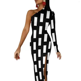 Casual Dresses Nordic Lines Print Bodycon Dress Summer Discontinuous Line Elegant Side Split Long Womens One Shoulder Streetwear