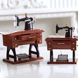 Retro European-style home accessories ornaments sewing machine sewing machine music box music box bookcase furnishings gifts 240426
