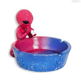 smoke shop bong Alien human shaped ashtray 110mm size resin ashtray Ashtrays for bong dab rig disposable