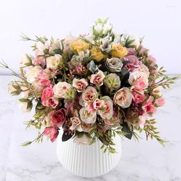 Decorative Flowers Autumn Artificial Rose Silk Bride Bouquet Fake Floral Garden Party Home DIY Decoration Small White Wedding Arrangement