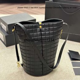 Rhombic Vintage Ys ysla bag Shopping Lattice Buckets Bag New Hook Buckle Bucket Bag Versatile Practical Soft Lambskin Black Classic Color 10a Quality 240115