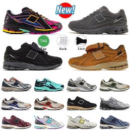 High quality 1906 Running 1906r Men 1906d Sneakers Sea Salt 2002R Marblehead White Red Sier Metallic Protection Blue Runner Run Mens Trainers Sports Sneakers 36-45