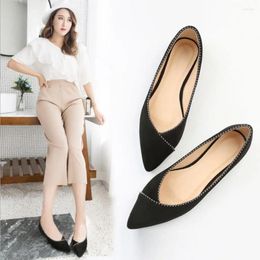 Casual Shoes Designer Metal Ball Rivets Decoration Flats Women Pointed Toe Flock Beading Chain Ballet Woman Slip On Loafers Y754