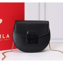 60% Rabatt von Families aktueller echter Leder -Sattelbeutel halbe Crcner Vielseitige Kuhläden Damen Crossbody Chain One Schulter kleiner Designtasche