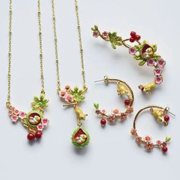 Cute Lovely Squirrel Flowers Jewellery Sets For Women Fashion Animal Enamel Glaze Drop Earring Necklace Brooch Party Accessories 240508