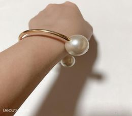 Classic pearl bracelet copper material C style bracelets for ladies Favourite fashion bangles items Jewellery Accessories vip gifts2450432