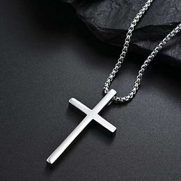 Collana a croce Vnox per uomini, colletto a sospensione a croce semplice di colore Sier con catena di scatole in acciaio inossidabile