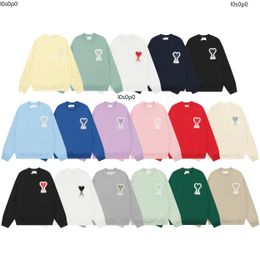 24ss Mens and Womens Luxury Designer Amis Pullover Fashion Men's S Leisure Red Heart A Embroidered Back Collar Brand Embroidered Sweater Mens Haikyuu Clothing 101